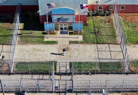 What the Texas ICE detention facility housing Venezuelans at risk of ...