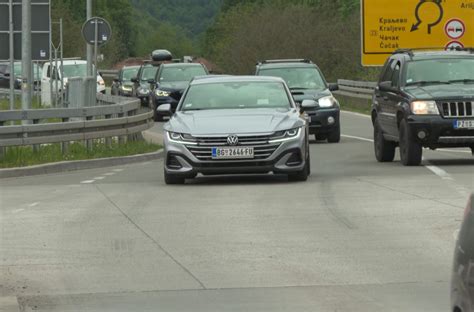 Povratak s praznika usijao auto–put: Jedna brojka sve govori – 18.000 - B92