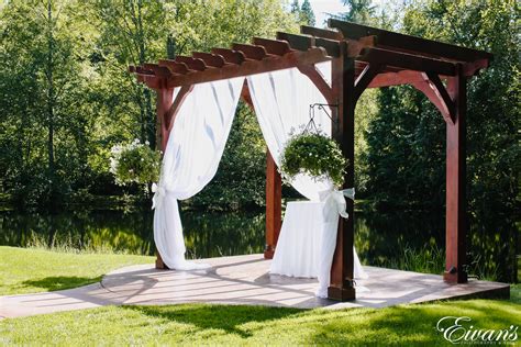 Diy Outdoor Wedding Ceremony Altar