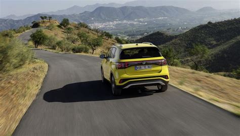 Volkswagen T-Cross 2024: svelato il nuovo restyling del SUV compatto ...