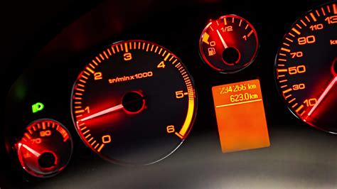 rojo coche tacómetro en el oscuro símbolo de velocidad 41475986 Vídeo de stock en Vecteezy