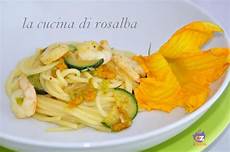foto fiori di zucca pasta con gamberetti fiori di zucca e zucchine ricetta foto fiori di zucca pasta con gamberetti fiori di zucca e zucchine ricetta