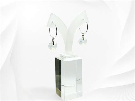 Why Jewellery Makes the Perfect Gift: Celebrating Special Moments