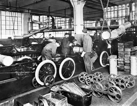 Ford Factory Assembly Line 的图像结果