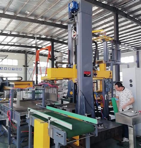 Robots Packing Water Machine 的图像结果