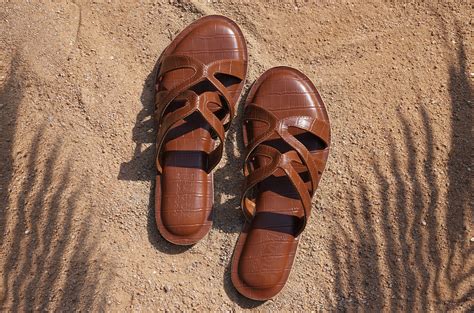 Rhythm Brown Sliders – Mend Footwear