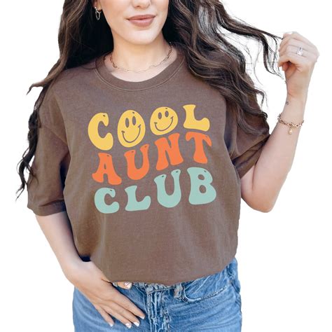 Cool Aunt Club, Auntie or Aunty Themed, Groovy Retro Wavy Text ...