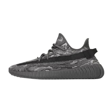 YEEZY – Sneaker Cafe Mumbai
