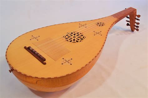 The Lute's Progress,: Designing a Medieval Lute