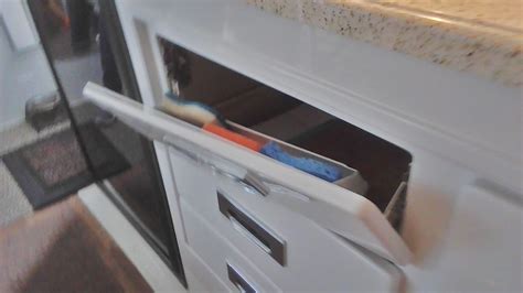 Kitchen Drawer Problem 的图像结果