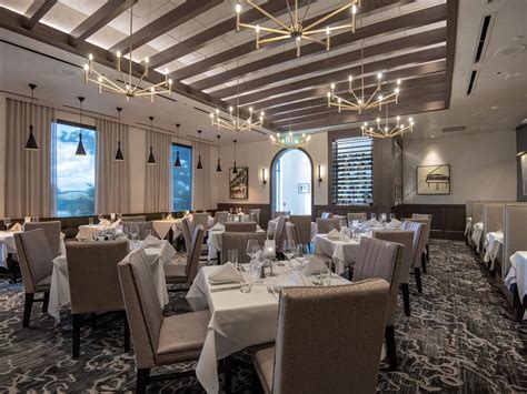 Knoxville | Dining Room | Ruth's Chris Steak House