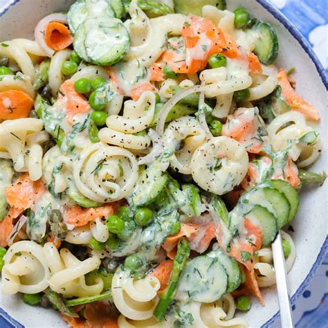 Creamy Canned Salmon Pasta - The Healthful Ideas