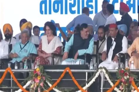 INDIA bloc leaders huddle at Ramlila Maidan in protest against Kejriwal ...