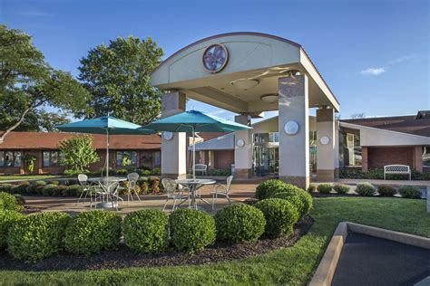 Delmar Gardens West | Skilled Nursing & Rehab | Town And Country