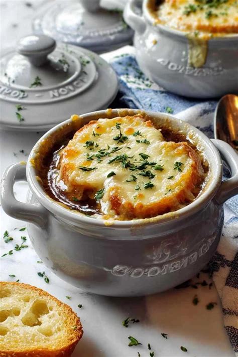 French Onion Soup Recipe: Easy Vegetarian Version (7 Steps) - NonnaFood