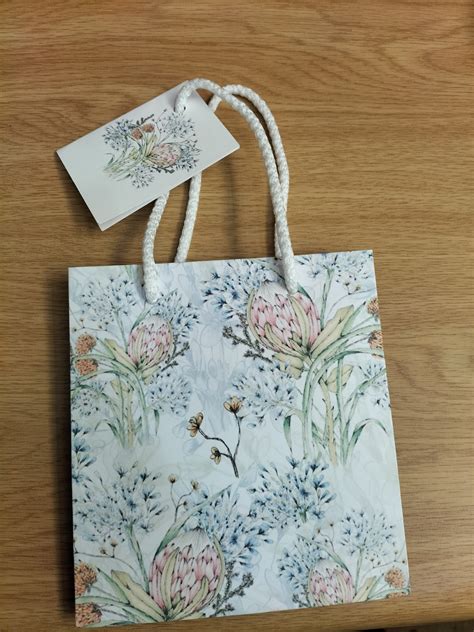 Gift Products Small Local Store 的图像结果