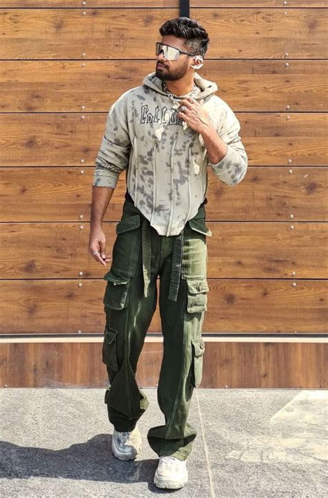 Olive Green Casual Cargo Baggy Jeans – Offduty India