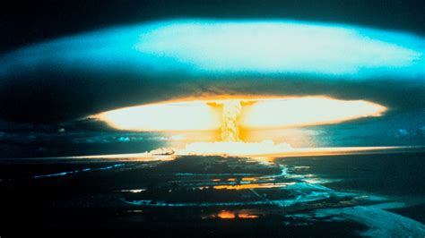 Atom Bomb vs Iron Dome: ପରମାଣୁ ବୋମାକୁ ପବନରେ ଉଡାଇ ପାରିବ ଏ ବୋମା ! ଇଜରାଇଲ ...