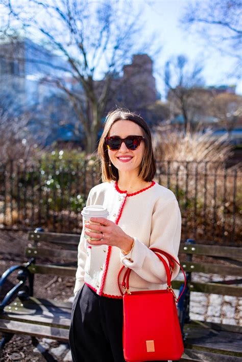 What to Wear in New York City in March (Helpful Local's Guide!)