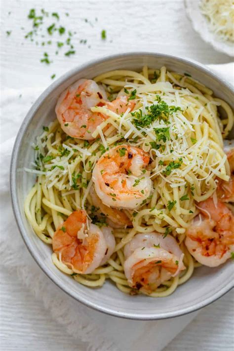 Garlic Shrimp Spaghetti {15 Minute Dinner!} - Feel Good Foodie