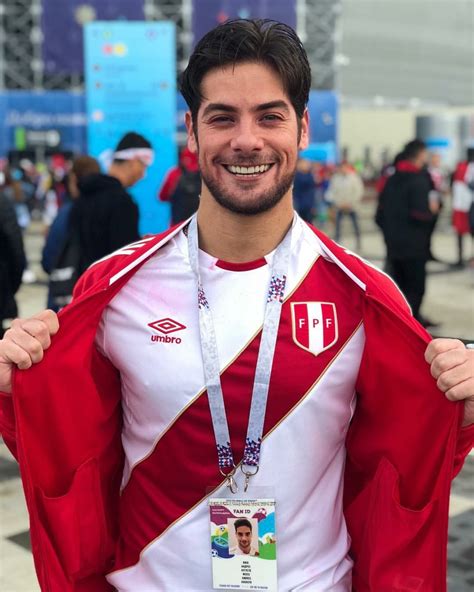 PERUANO 🇵🇪 | Famous celebrities, Peruvian people, Celebrities