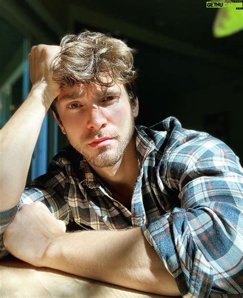 Andrew Neighbors Instagram – Itchy but cuddly | Gethu Cinema