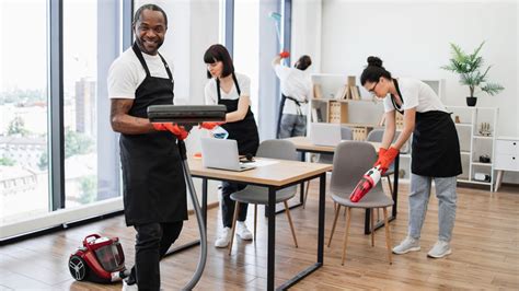 Little Caesars Franchise Opportunities Explained Today.