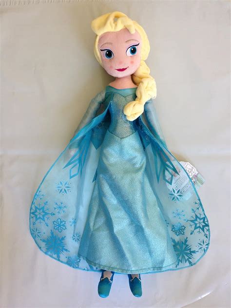 Amazon.com: Disney Frozen 16" Plush Queen Elsa of Arendelle Doll: Toys ...