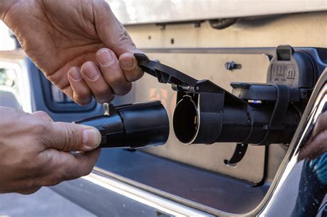 Brake Controllers for Trailers 的图像结果