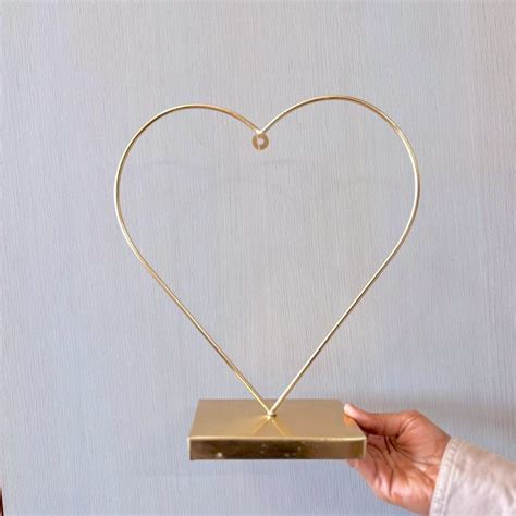 Heart Shaped Hanging Metal Hoop Stand