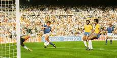 portiere brasile 1982 rovesciata volante 1982 seconda fase italia brasile 3 2 portiere brasile 1982 rovesciata volante 1982 seconda fase italia brasile 3 2