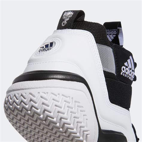 adidas Top Ten 2000 "Core Black/Cloud White" GY2400 | SneakerNews.com