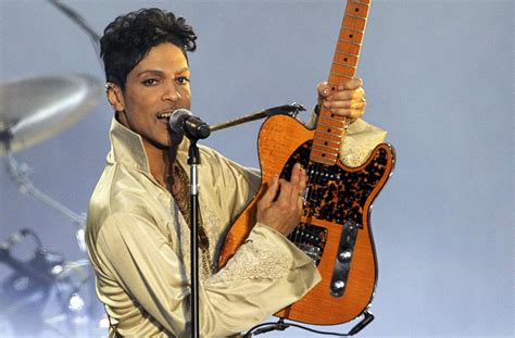 Watch Prince wail on ‘While My Guitar Gently Weeps’ | Prince rogers ...