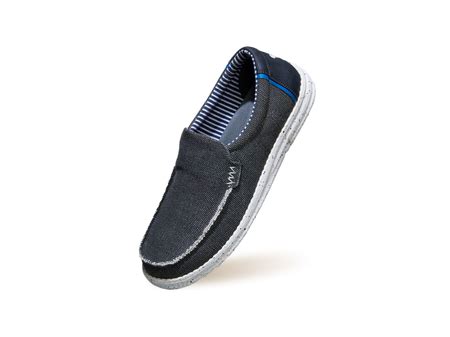 Buy Shoes for Men & Women Online - Neemans