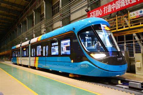 呼和浩特市地铁一号线首列列车在中车长客股份公司下线_吉林频道-国际在线