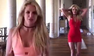 Britney Spears models thigh-skimming dresses on Instagram | Daily Mail ...