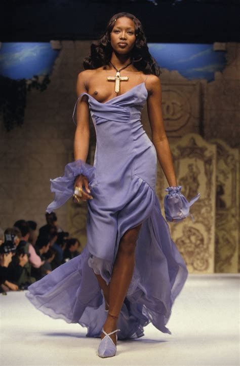 31 Years Ago, Naomi Campbell Exposed Her Entire Breast On The Runway