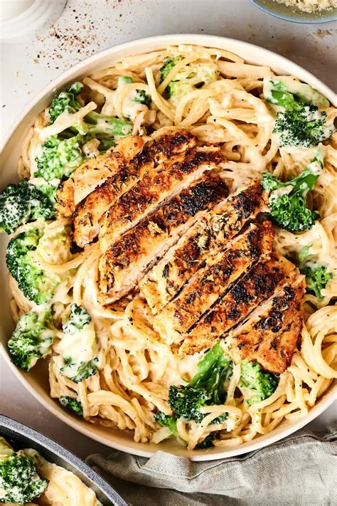 Low Calorie Chicken Alfredo - The Sisters Cooking