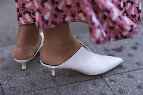 White Shoes 的图像结果