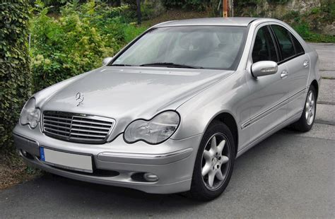 2005 Mercedes-Benz C230 Kompressor Sport 4dr Sedan 6-spd manual w/OD