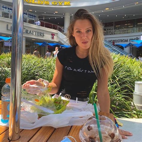 Avery Cristy Bio, Age, Career, Net Worth, Husband, Education