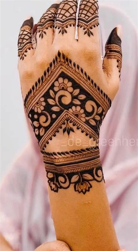 90+ Lotus Mehndi Designs for Front and Back hand and Feet