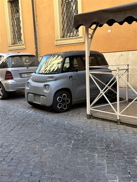 What are these? Found in Italy : r/whatisthiscar