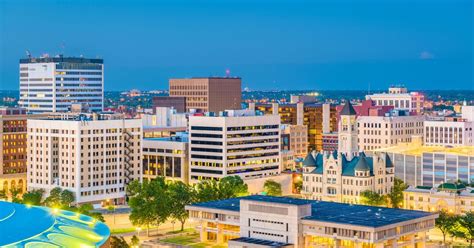 Wichita Hotels from ₹ 56/night | Compare Best Hotels in Wichita - KAYAK