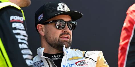 Ricky Stenhouse could face suspension after throwing punch at Kyle ...