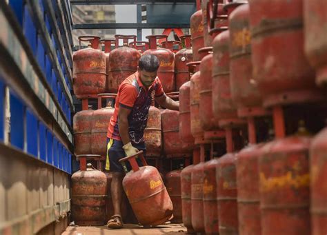 India rejigs gas allocation amid Iran war; LPG, CNG, piped cooking gas ...