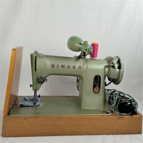 Image result for Machine Singer Ancienne Prix