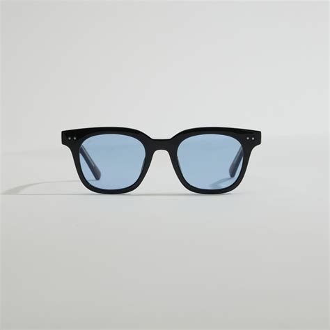 Buy UM Classic Wayfarer // 002 Blue Lenses Sunglasses Online – Urban ...