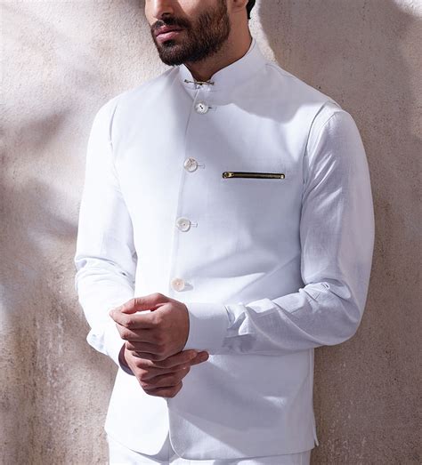 Virat Kohli’s white bundi is a must have for the festive season