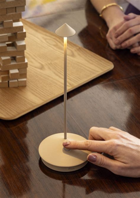 ZAFFERANO | Pina Pro Table Lamp | Sand